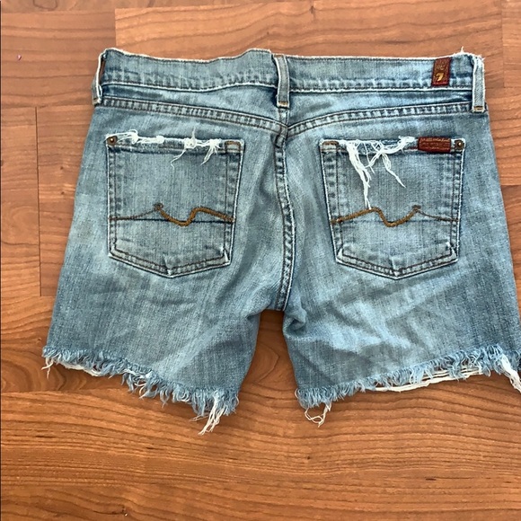 7 for all mankind jean shorts - Picture 2 of 2